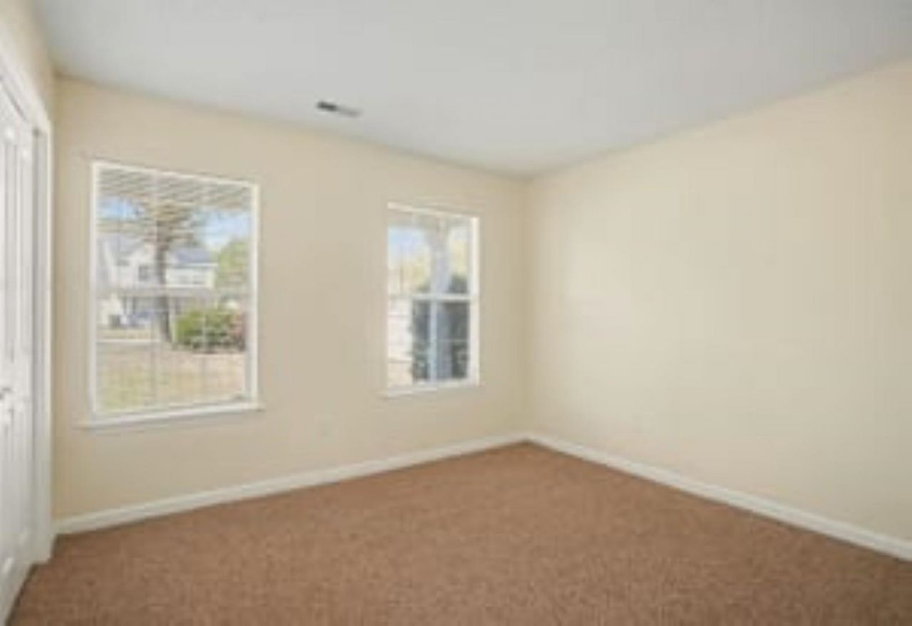 2620 Holmes Ct. S Photo 15