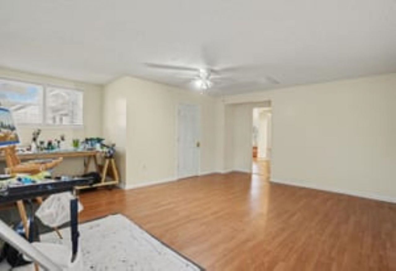 2620 Holmes Ct. S Photo 16