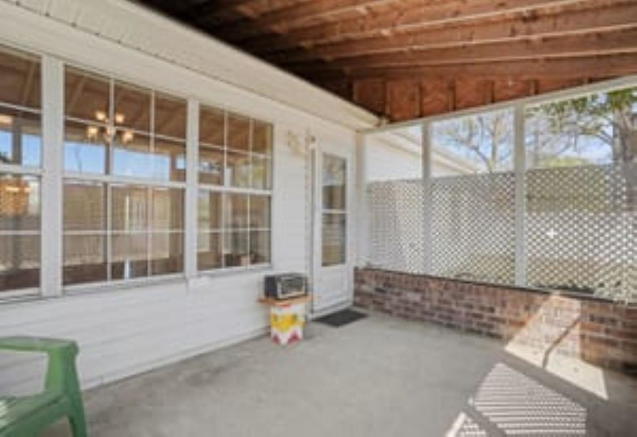 2620 Holmes Ct. S Photo 21