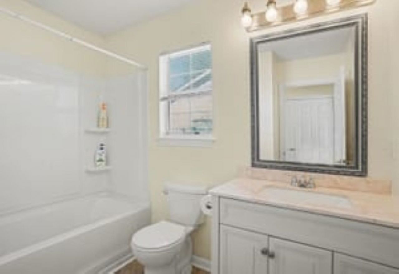 2620 Holmes Ct. S Photo 27