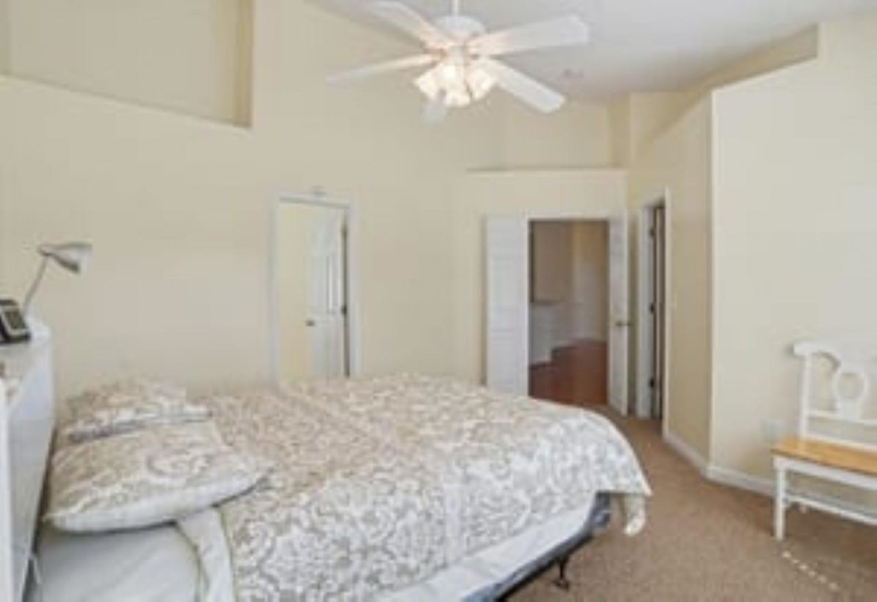 2620 Holmes Ct. S Photo 28