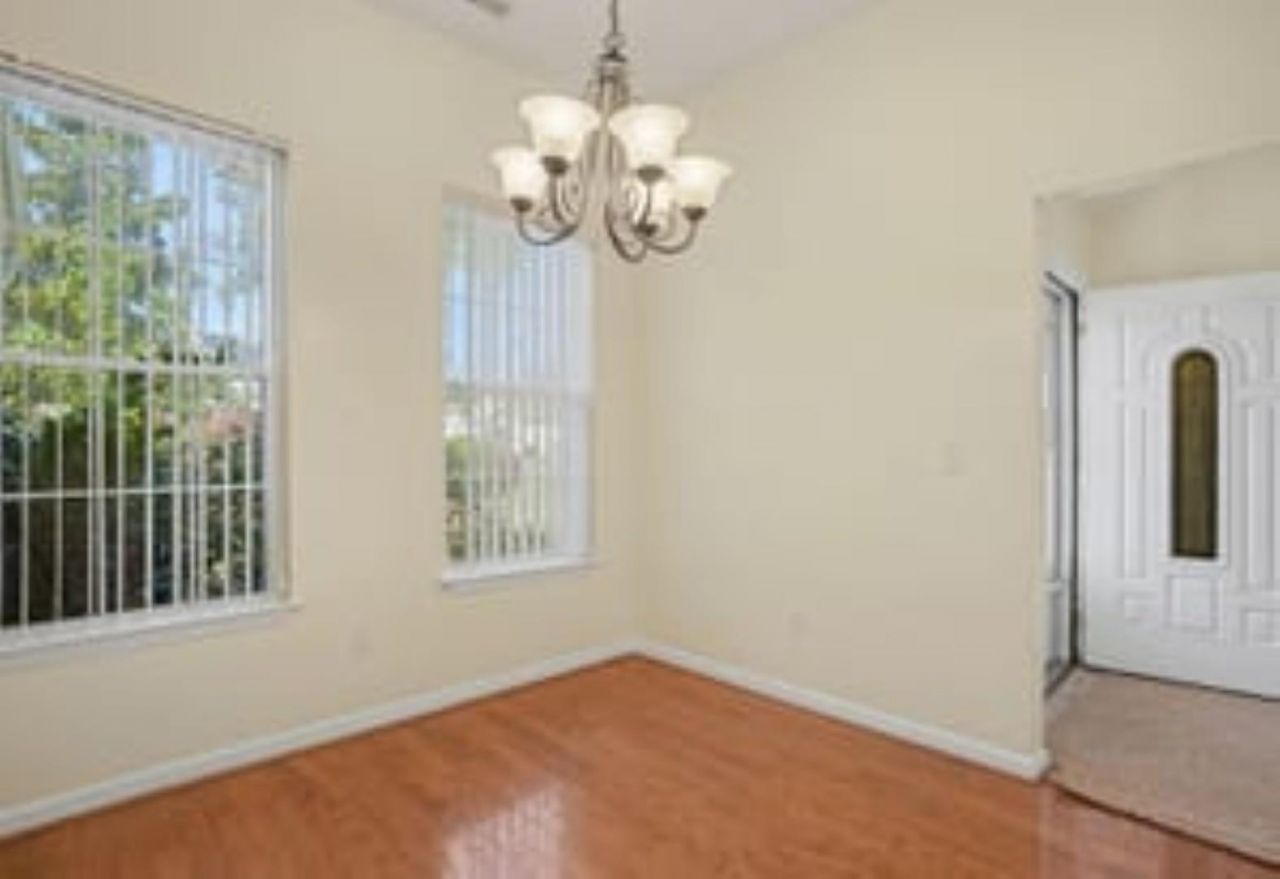 2620 Holmes Ct. S Photo 29