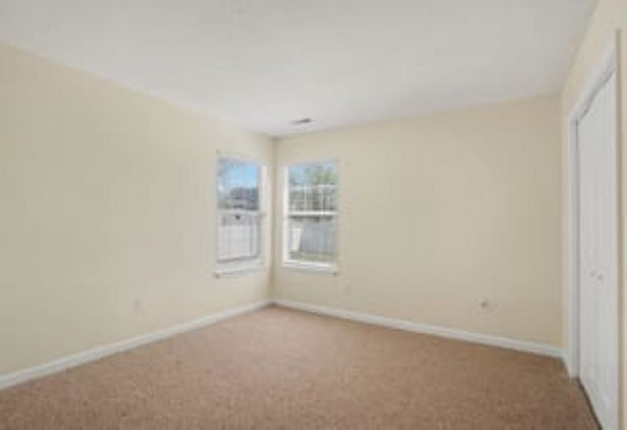 2620 Holmes Ct. S Photo 30