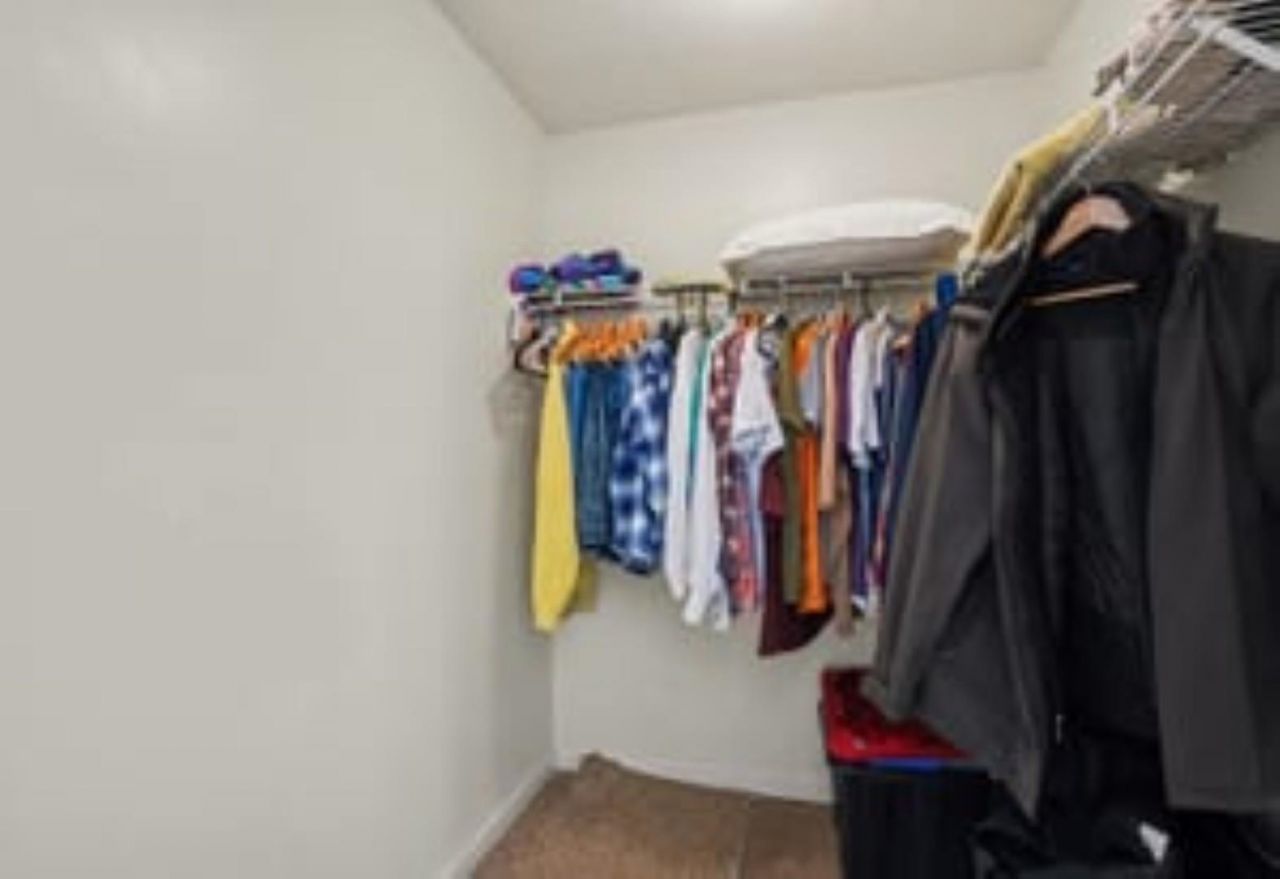 2620 Holmes Ct. S Photo 35