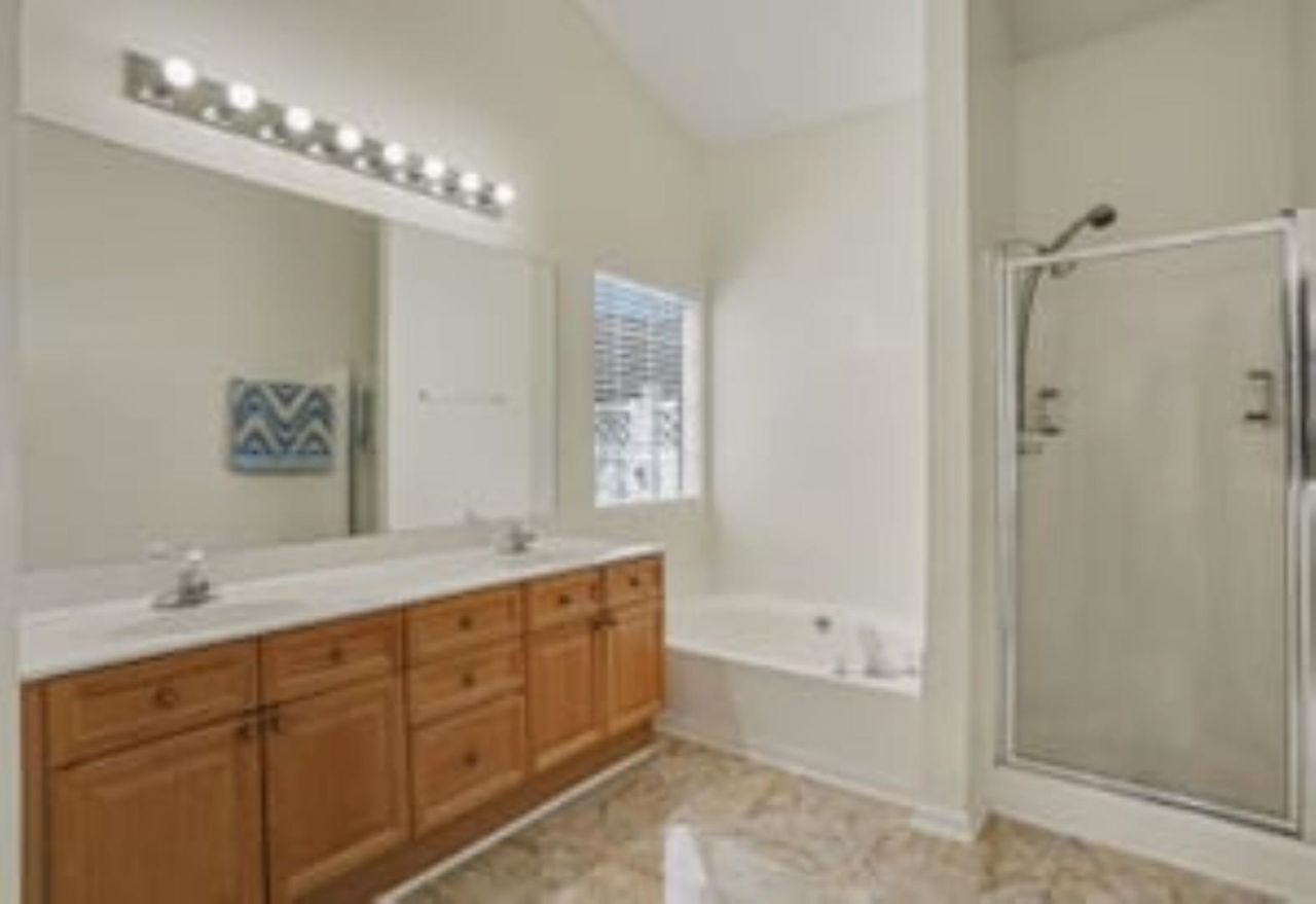 2620 Holmes Ct. S Photo 37