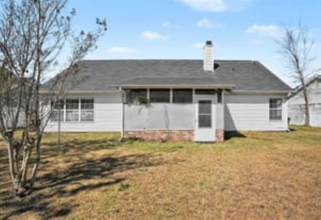 2620 Holmes Ct. S Photo 43