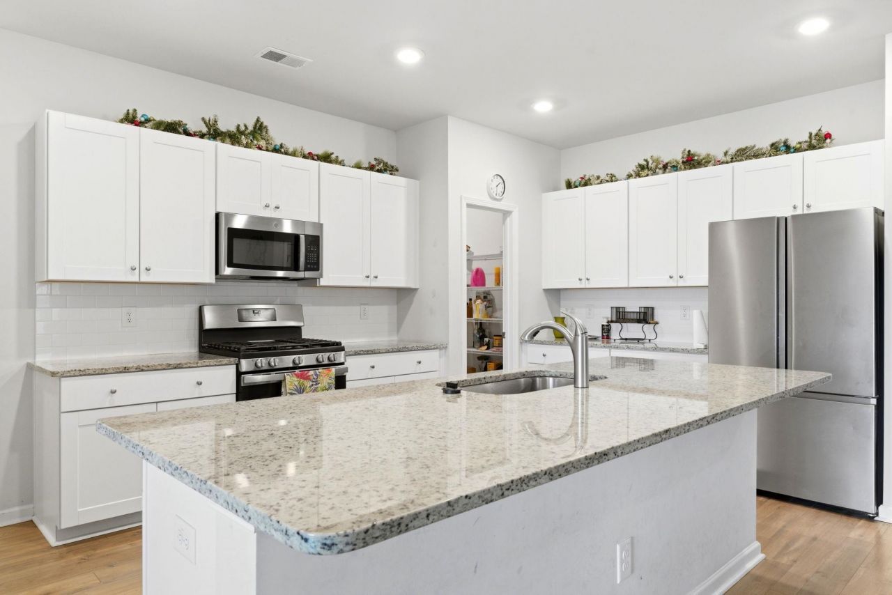 723 Joywood Dr. Photo 10