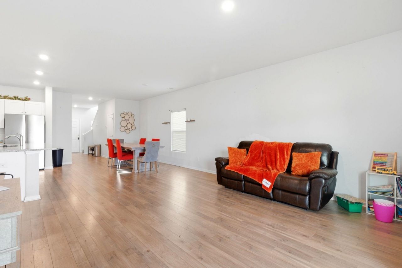 723 Joywood Dr. Photo 18