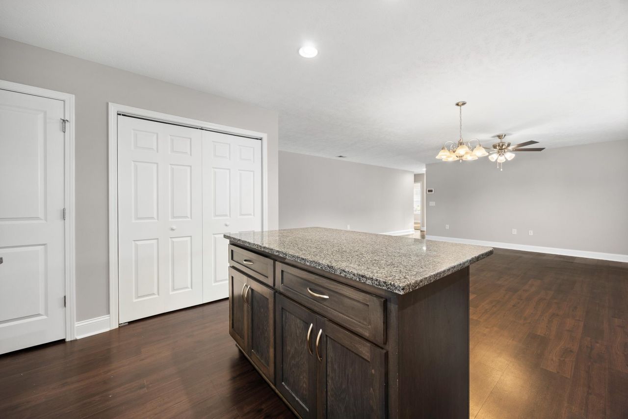 3124 Slade Dr. Photo 12