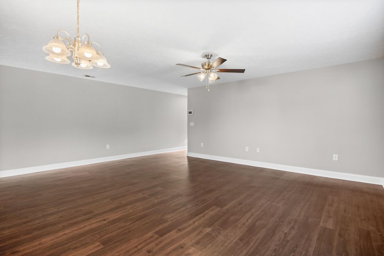 3124 Slade Dr. Photo 17