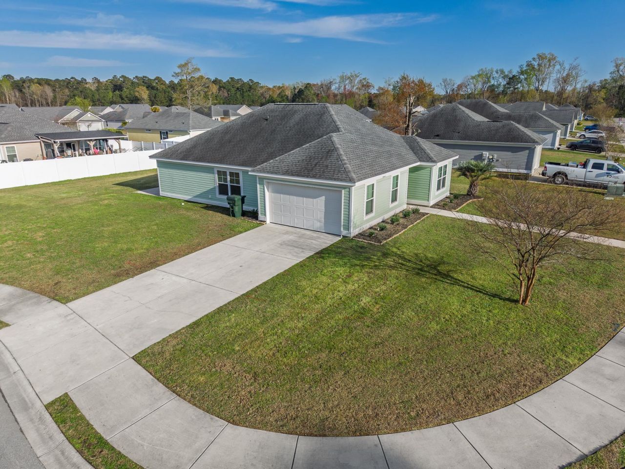 3124 Slade Dr. Photo 5