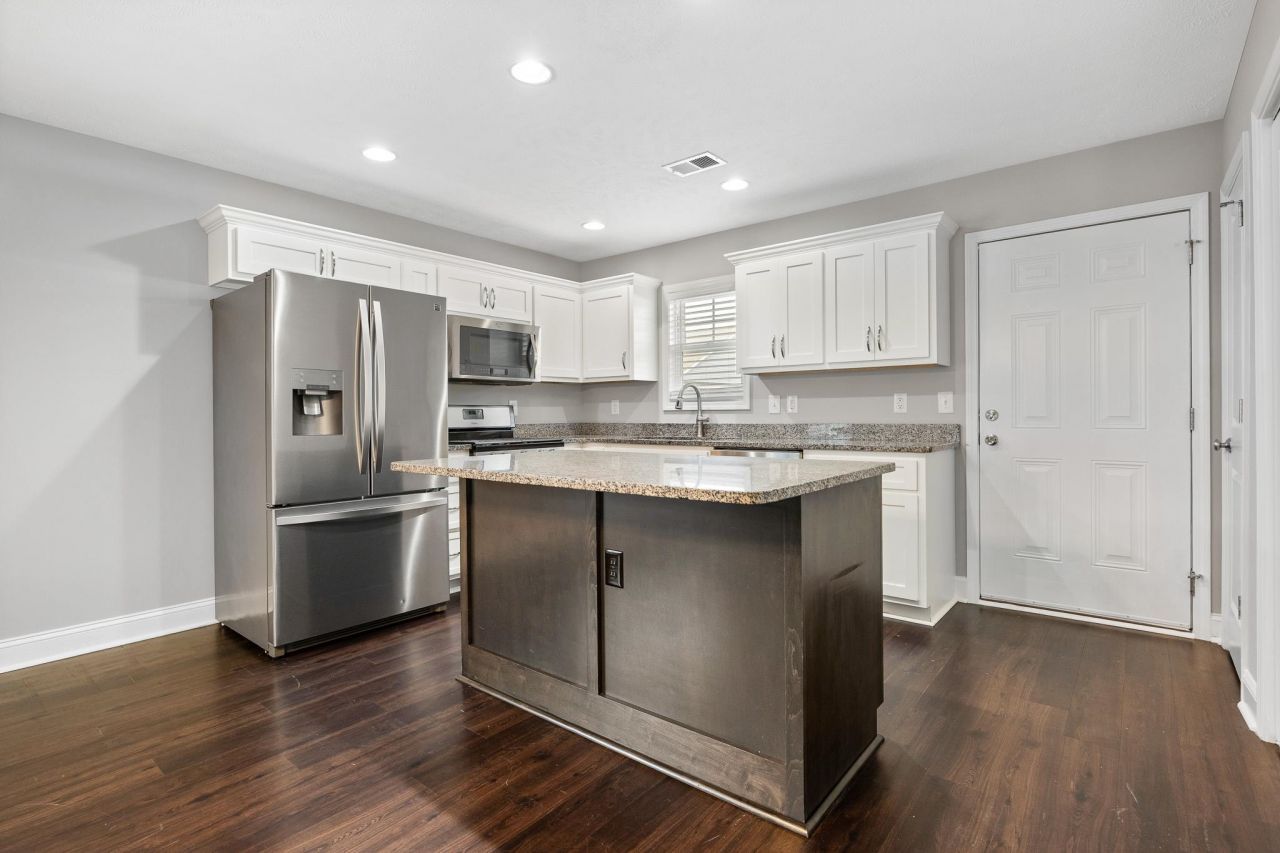 3124 Slade Dr. Photo 7