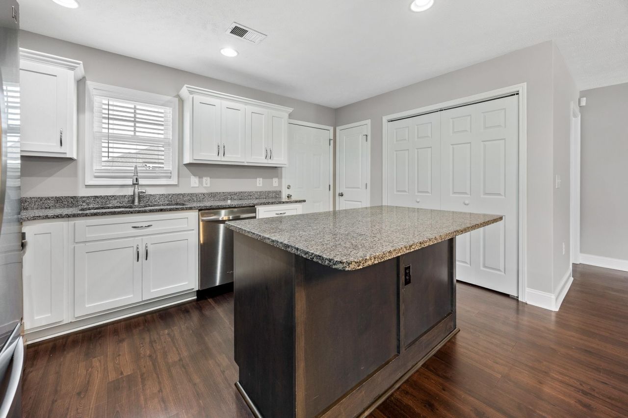 3124 Slade Dr. Photo 8