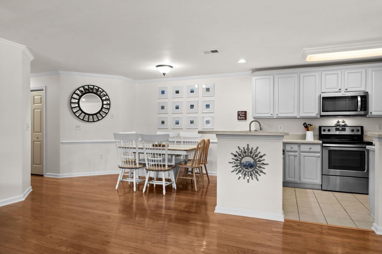 4660 Fringetree Dr. Photo 10