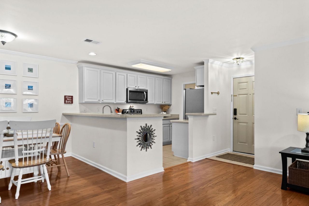 4660 Fringetree Dr. Photo 11