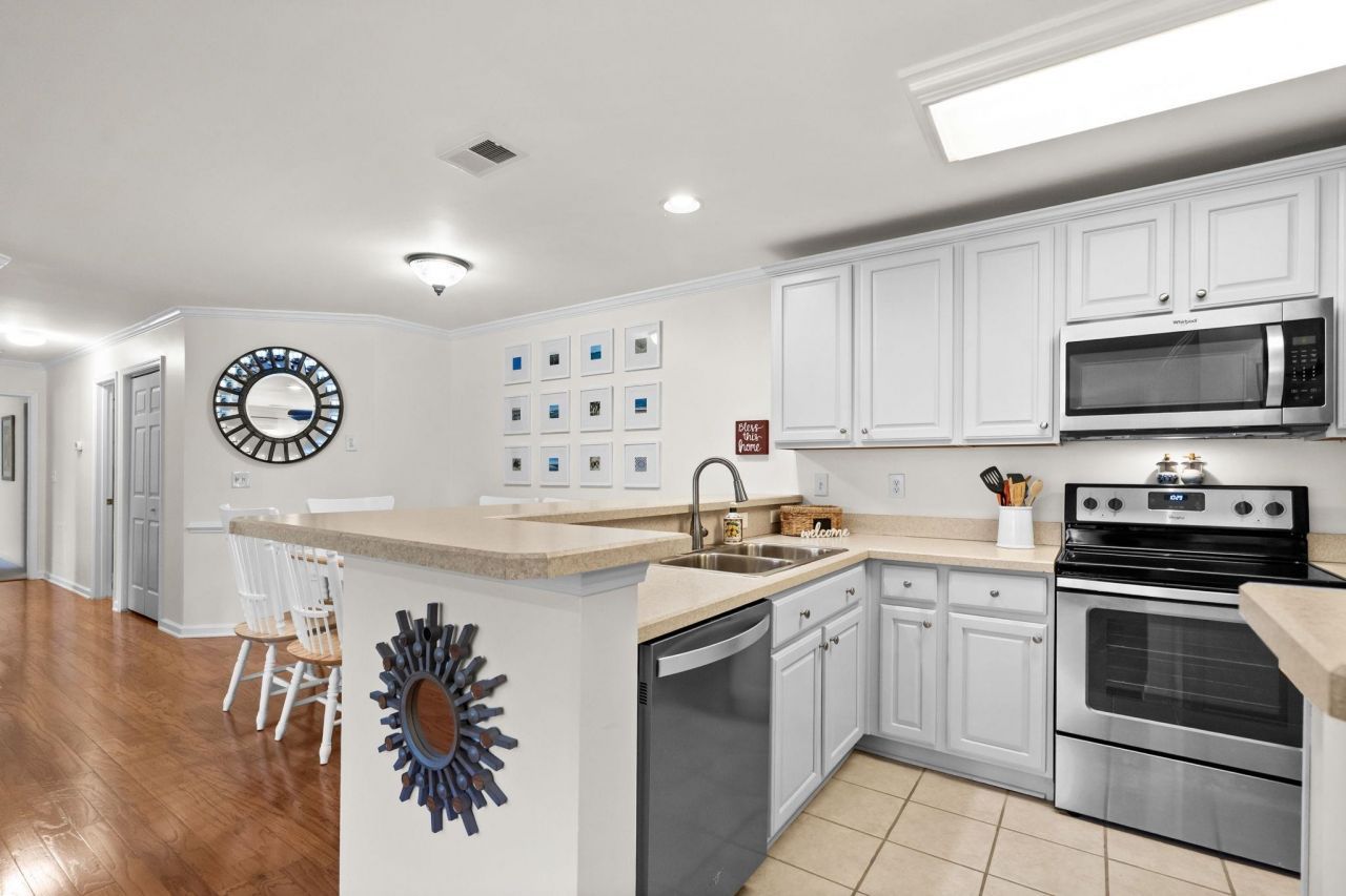 4660 Fringetree Dr. Photo 12