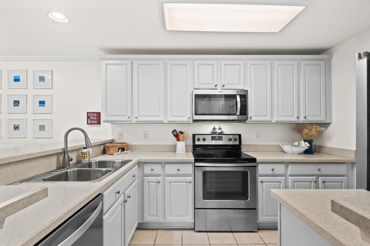 4660 Fringetree Dr. Photo 13