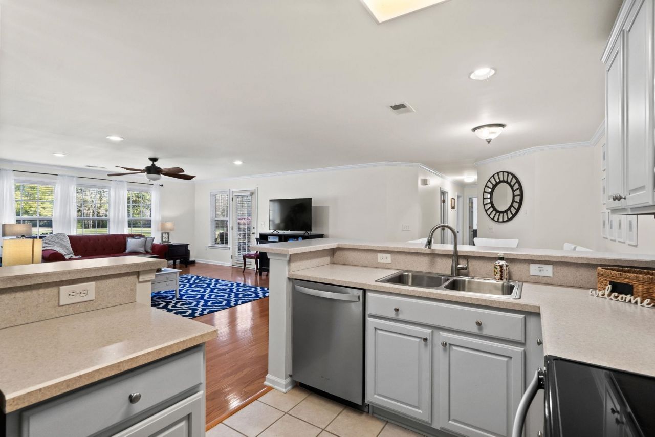 4660 Fringetree Dr. Photo 16