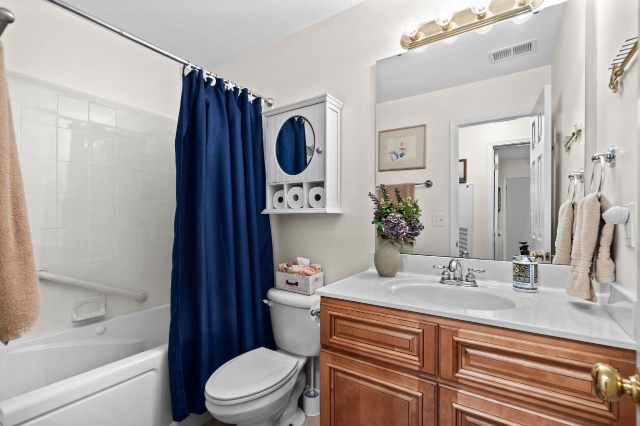 4660 Fringetree Dr. Photo 33