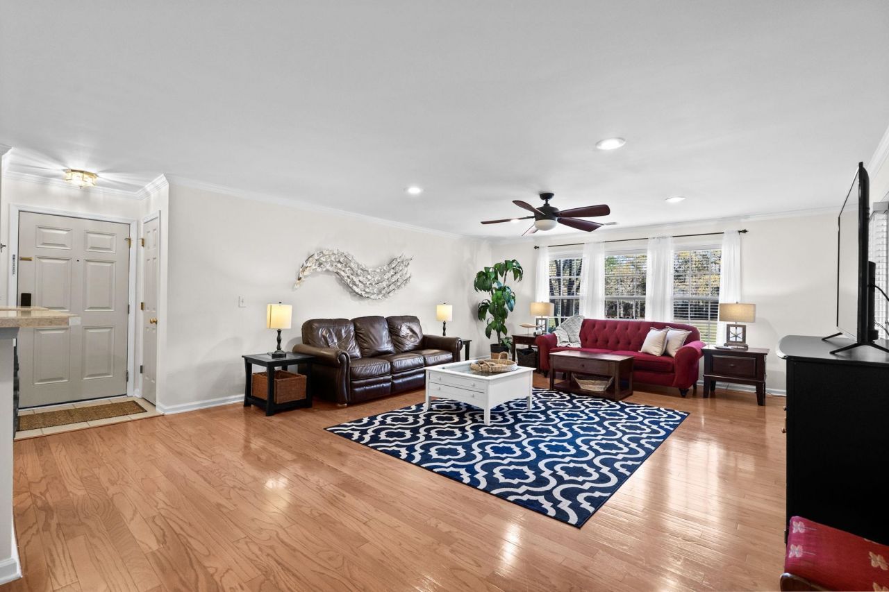 4660 Fringetree Dr. Photo 6