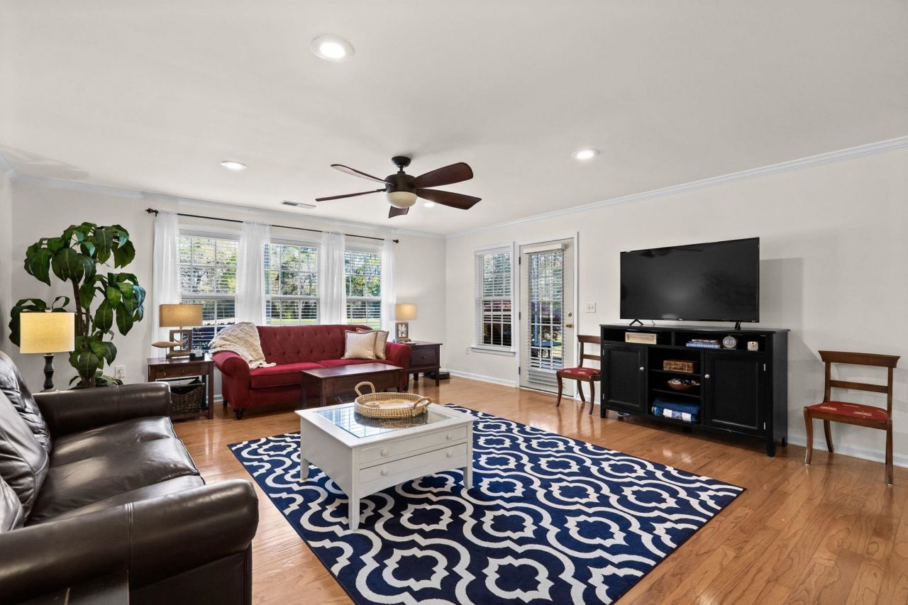 4660 Fringetree Dr. Photo 7