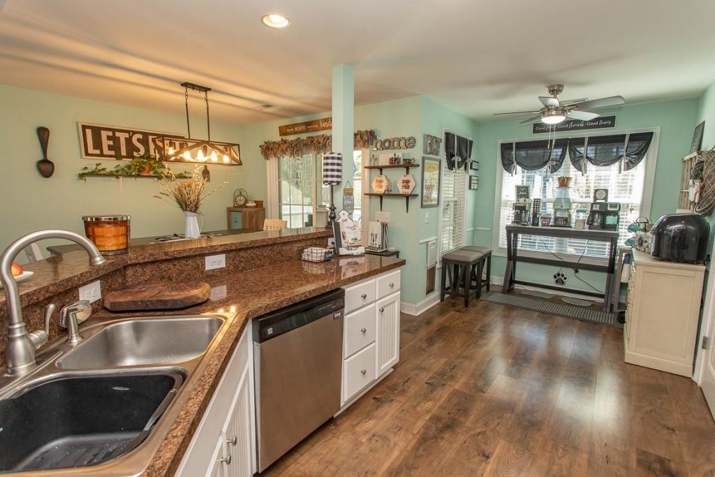 242 Blue Jacket Dr. Photo 16