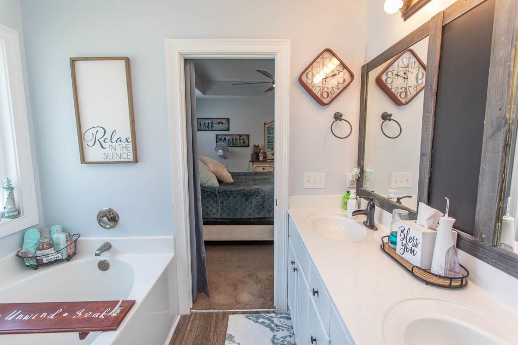 242 Blue Jacket Dr. Photo 23