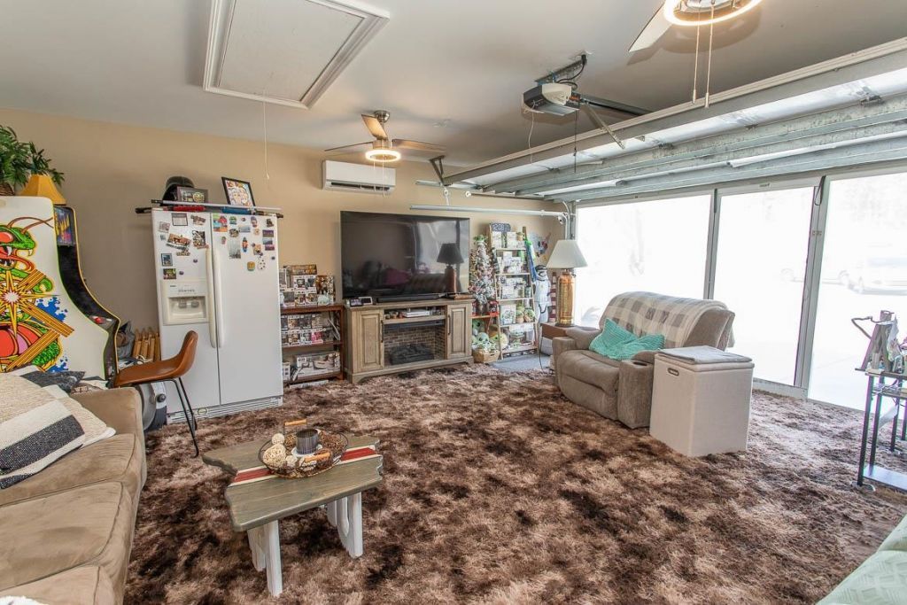 242 Blue Jacket Dr. Photo 7