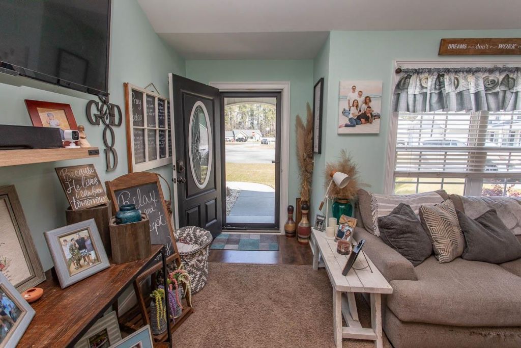 242 Blue Jacket Dr. Photo 8