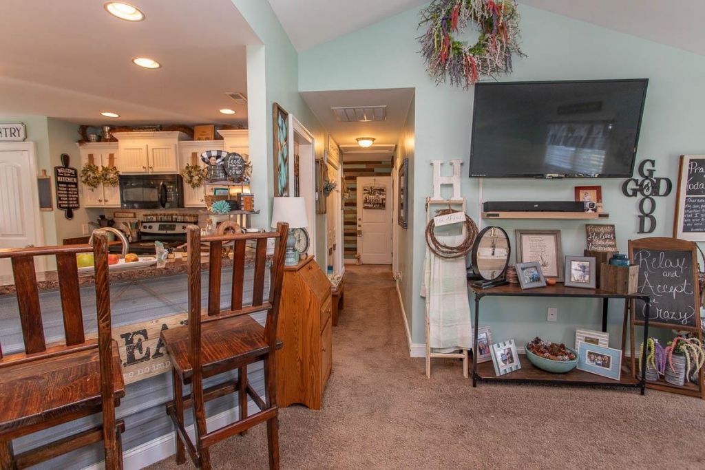 242 Blue Jacket Dr. Photo 9