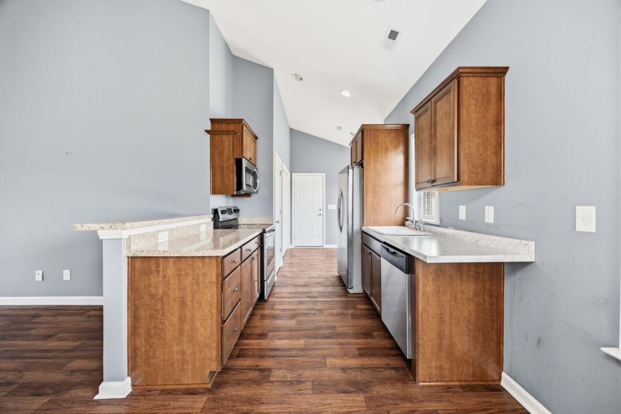 309 Oak Crest Circle Photo 10