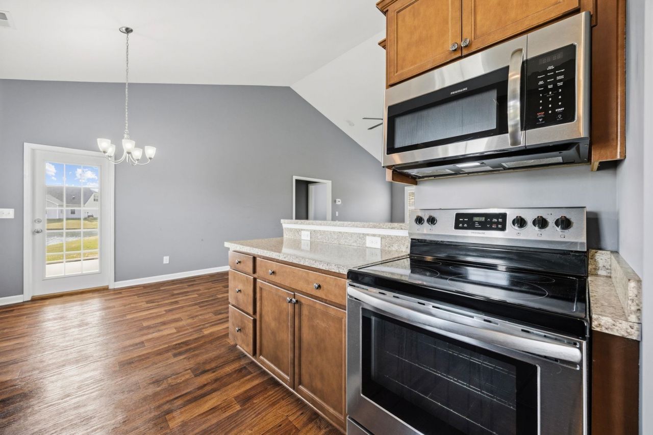 309 Oak Crest Circle Photo 11