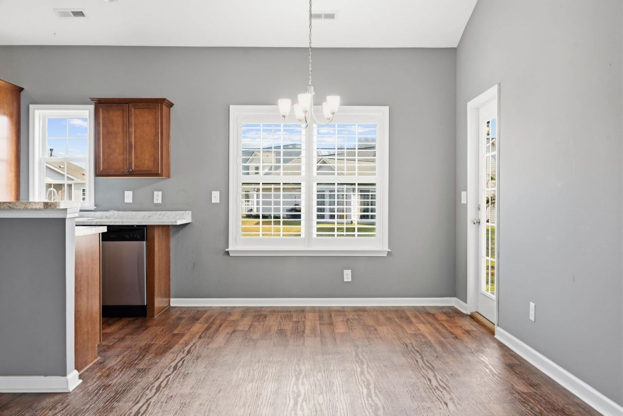 309 Oak Crest Circle Photo 12