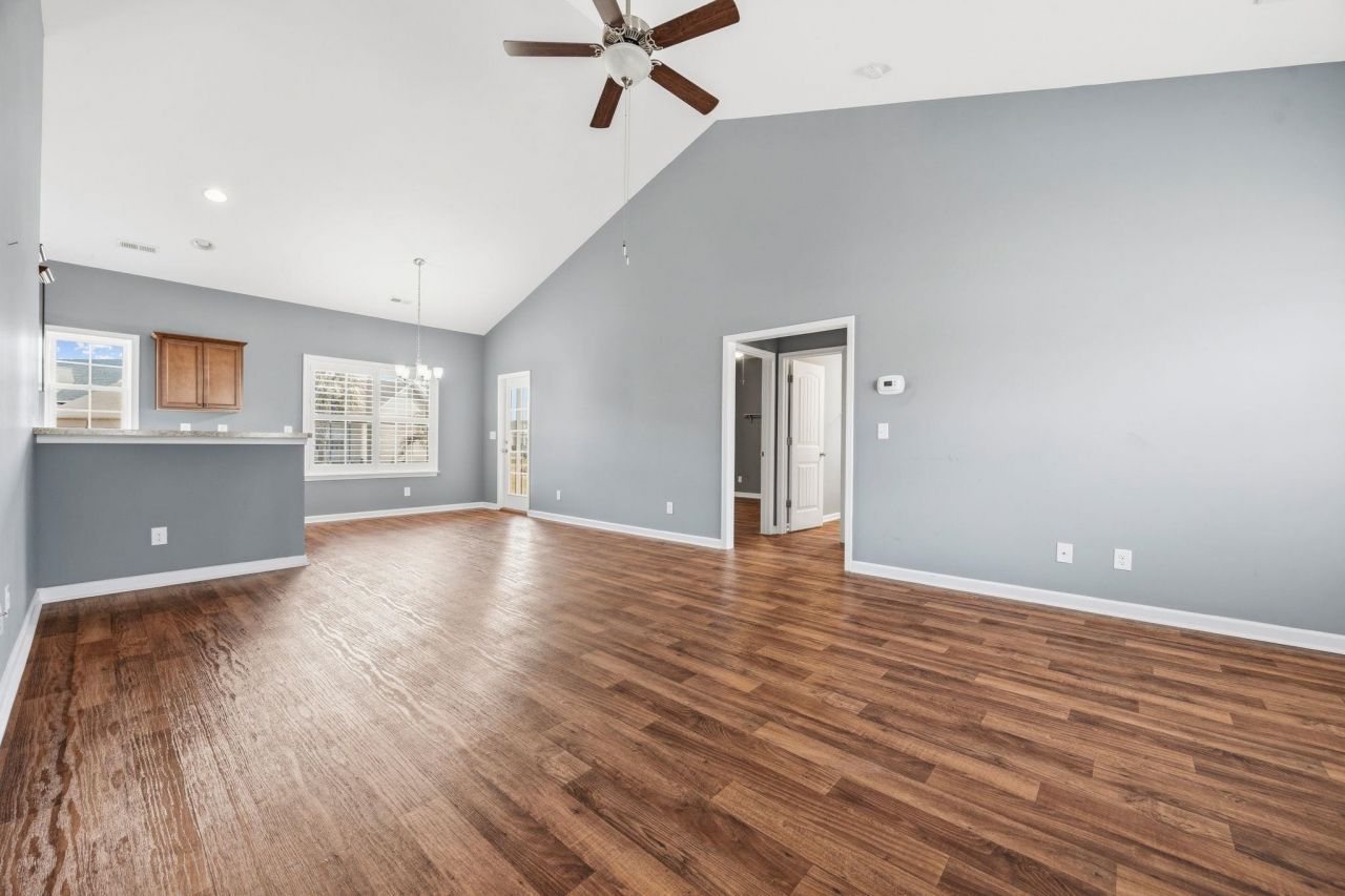 309 Oak Crest Circle Photo 7