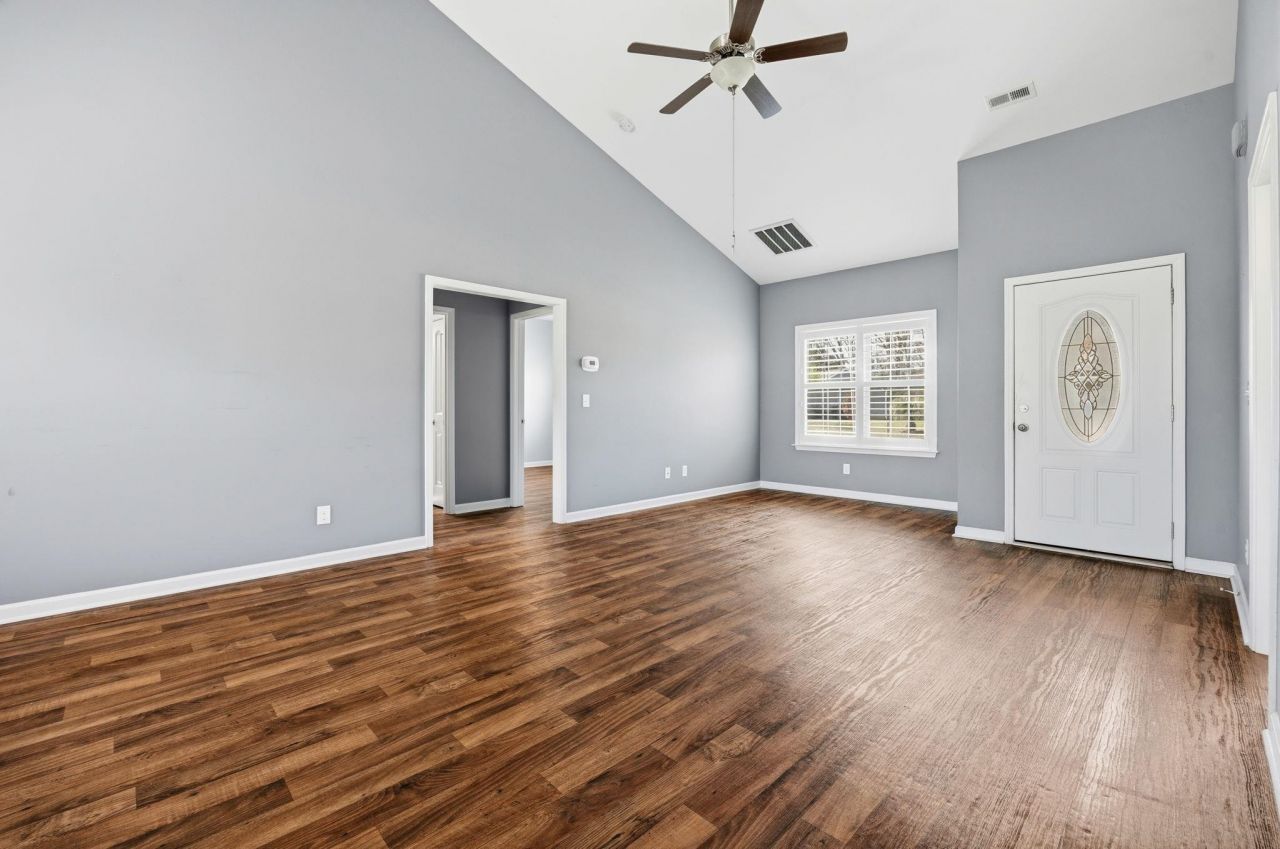 309 Oak Crest Circle Photo 8