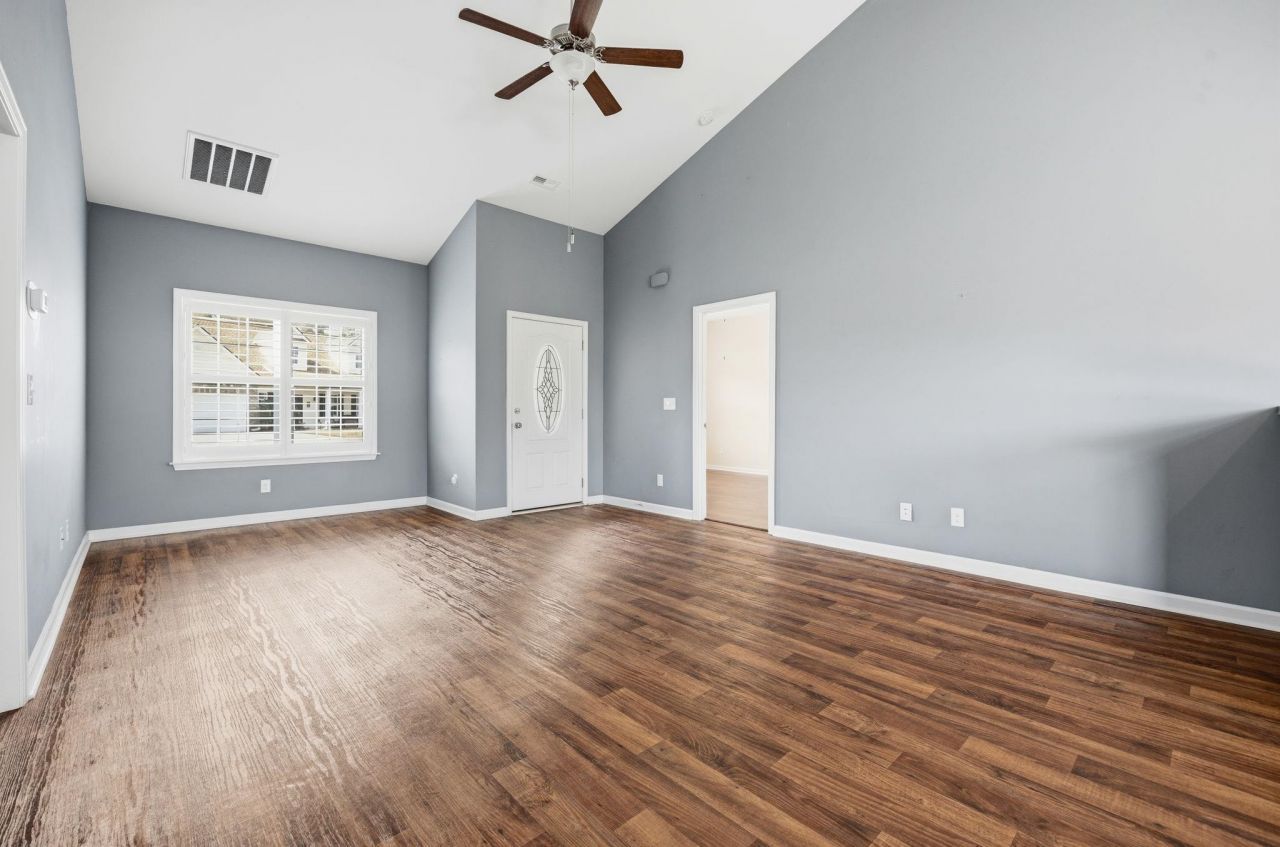 309 Oak Crest Circle Photo 9