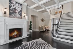 1503 Elm St. photo 4