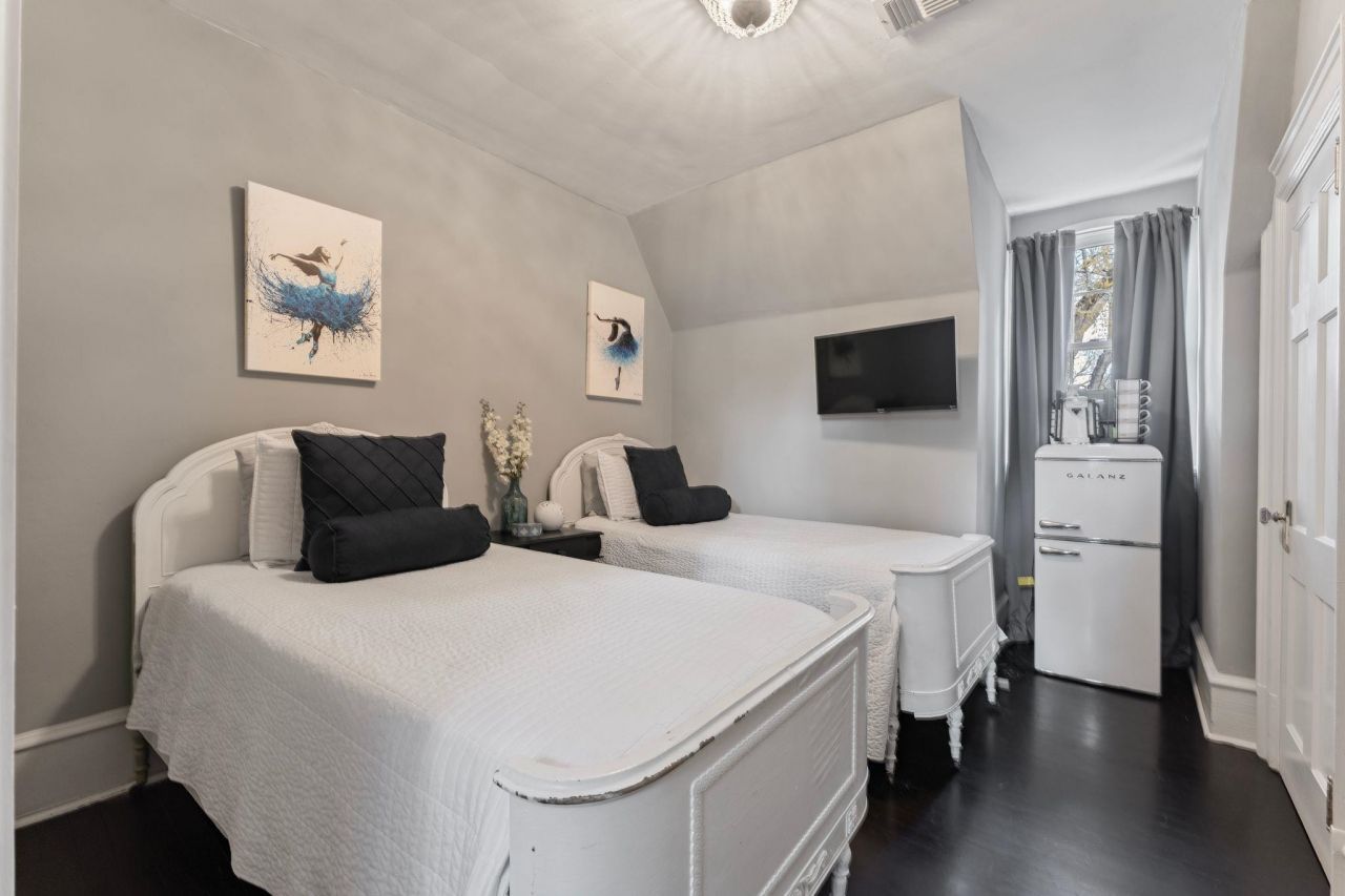 1503 Elm St. Photo 32