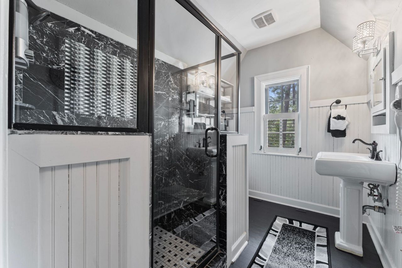 1503 Elm St. Photo 33