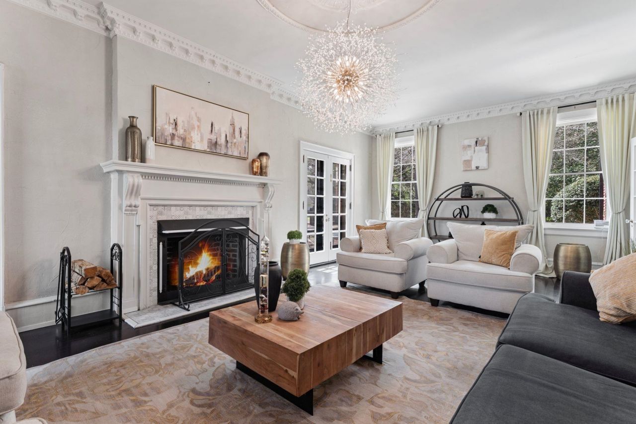 1503 Elm St. Photo 4