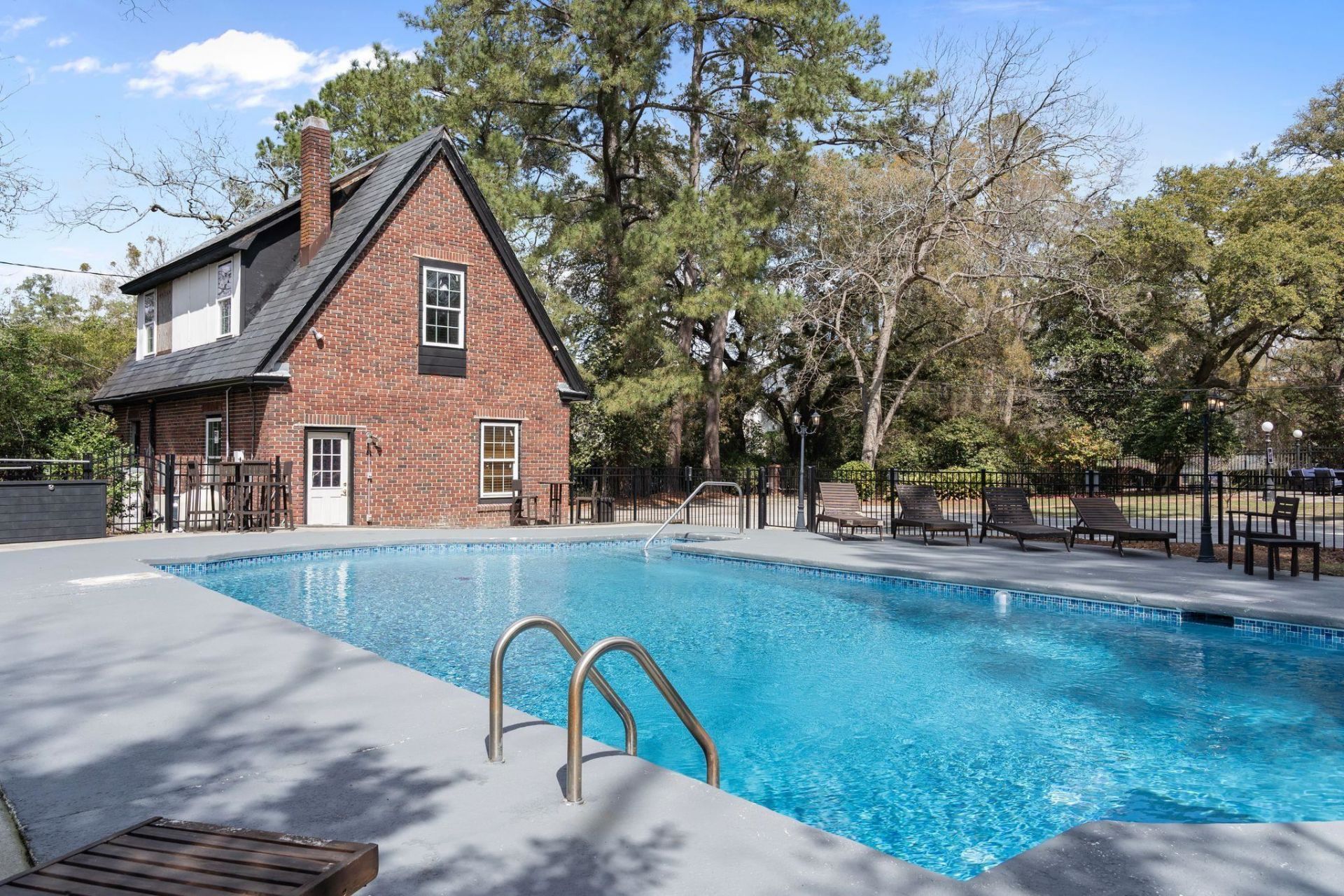 1503 Elm St. Photo 43