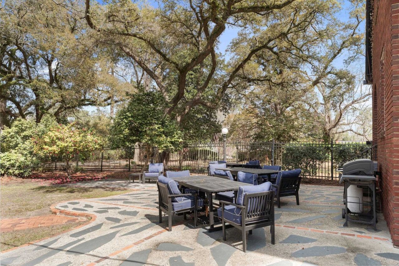 1503 Elm St. Photo 44