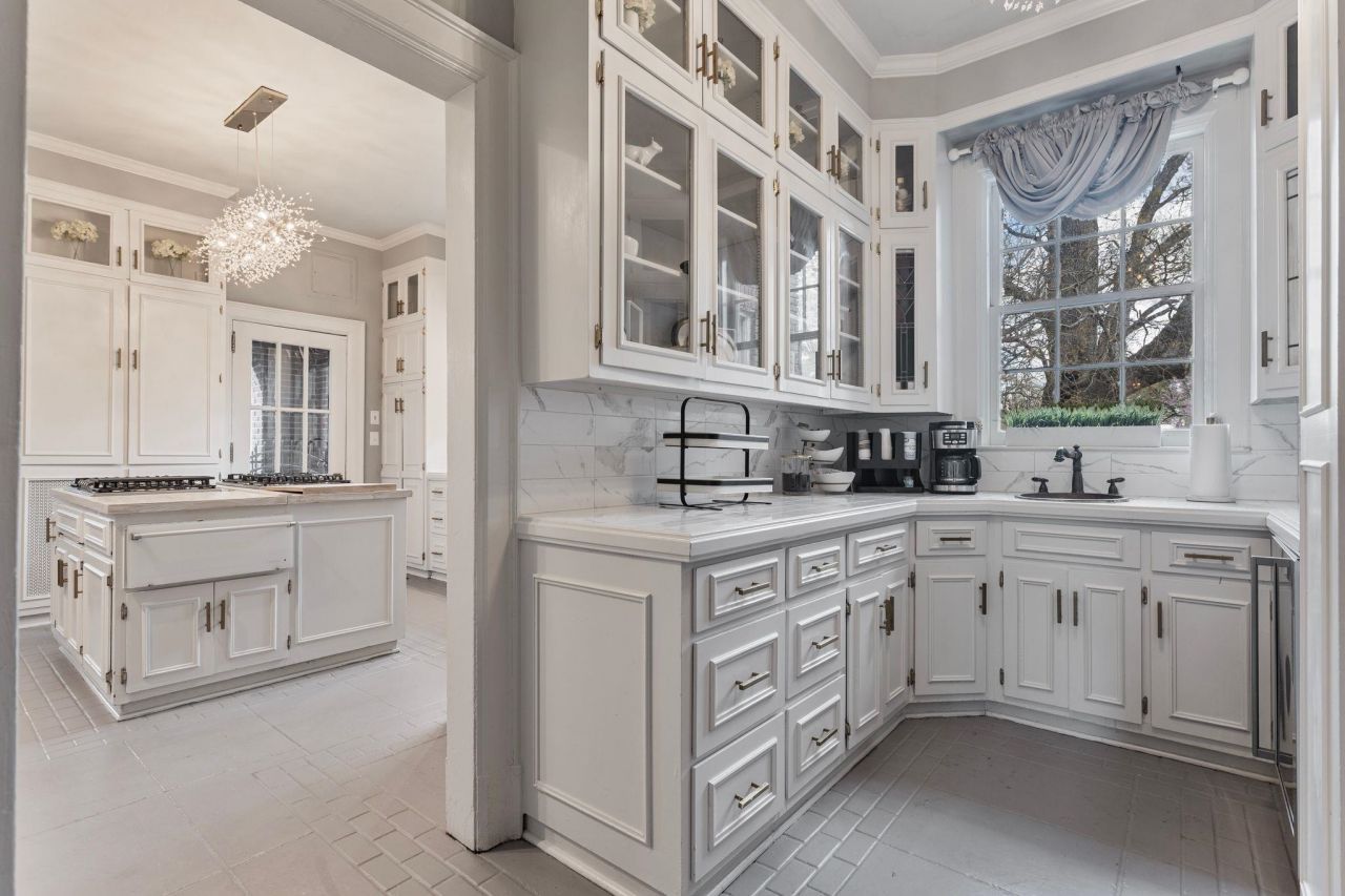 1503 Elm St. Photo 8