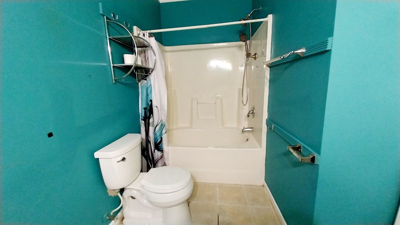 5852 Longwood Dr. Photo 9