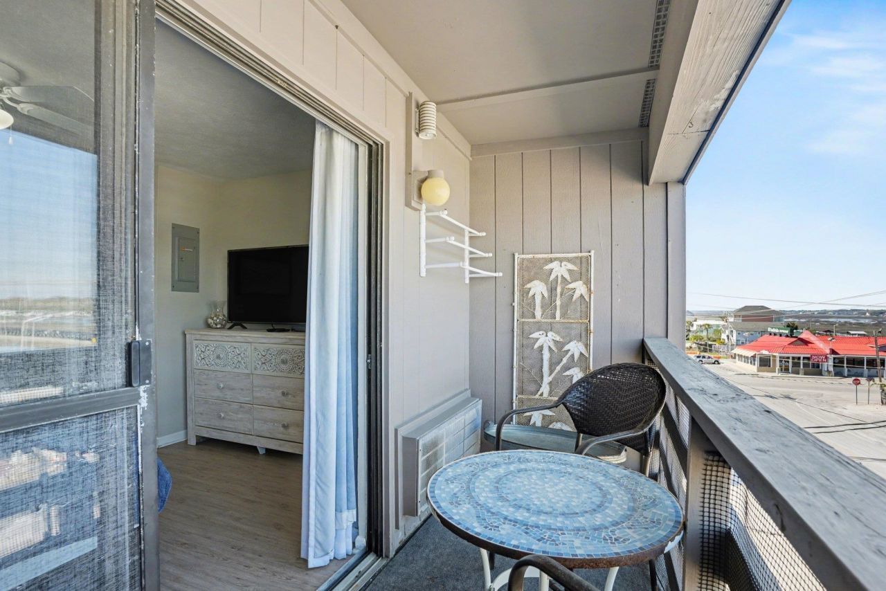 120 N Dogwood Dr. Photo 11