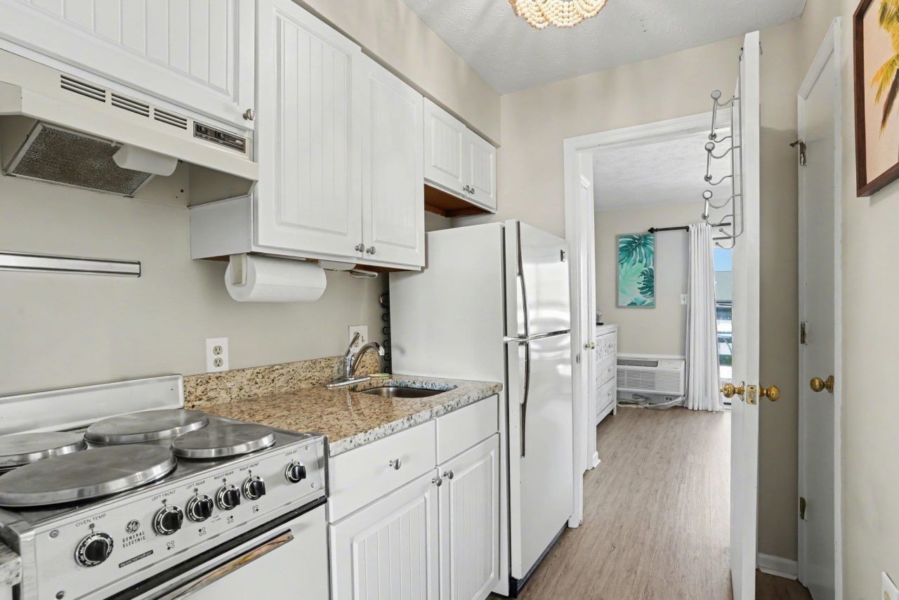 120 N Dogwood Dr. Photo 5