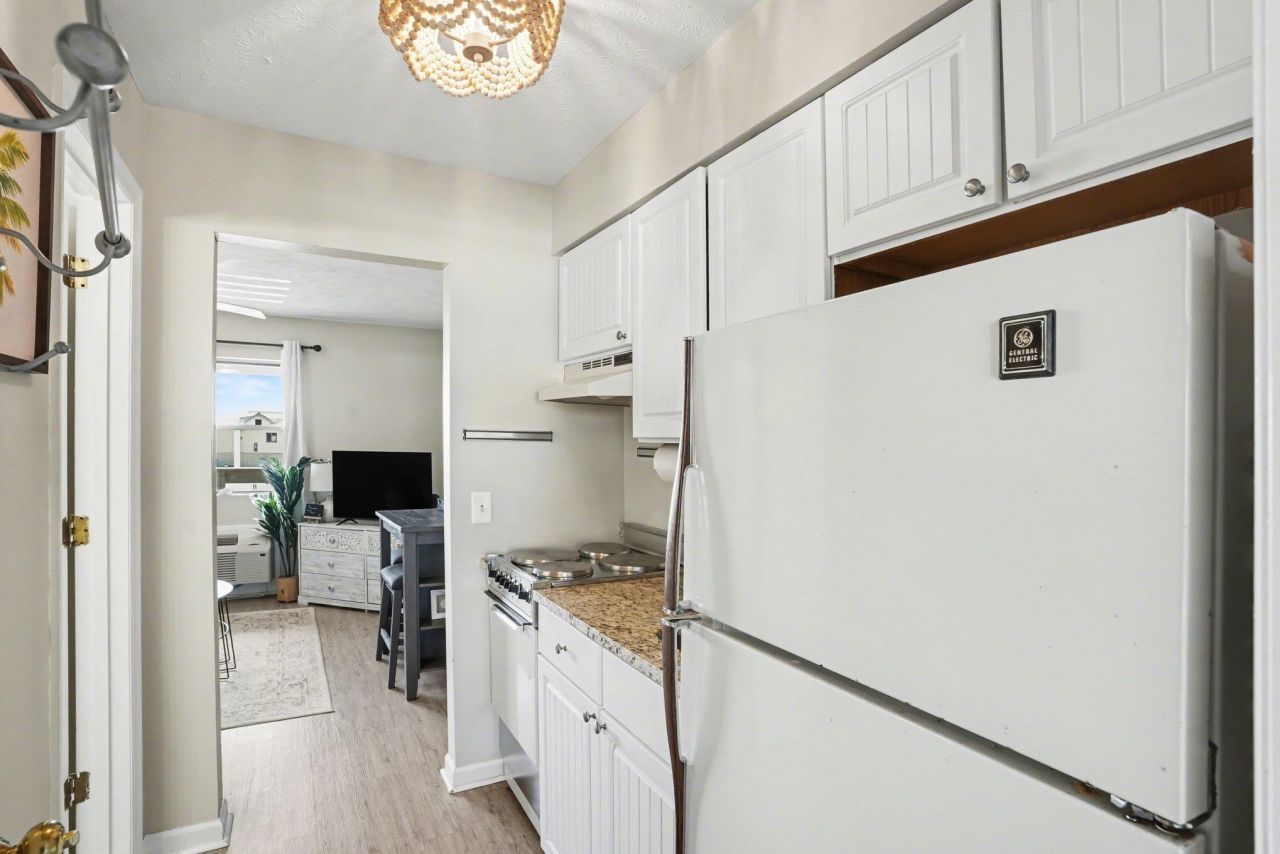 120 N Dogwood Dr. Photo 6