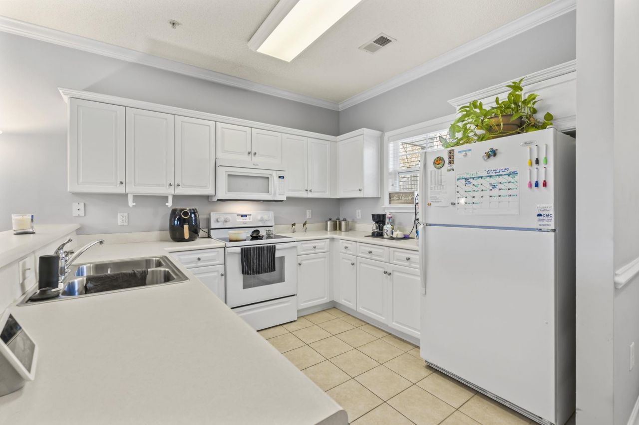 304 Kiskadee Loop Photo 8