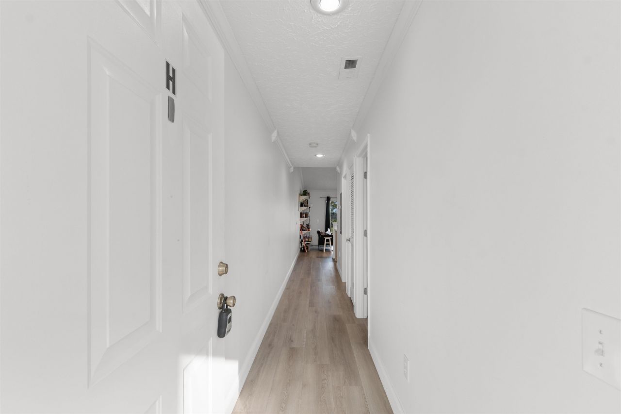 597 Blue River Ct. Photo 8