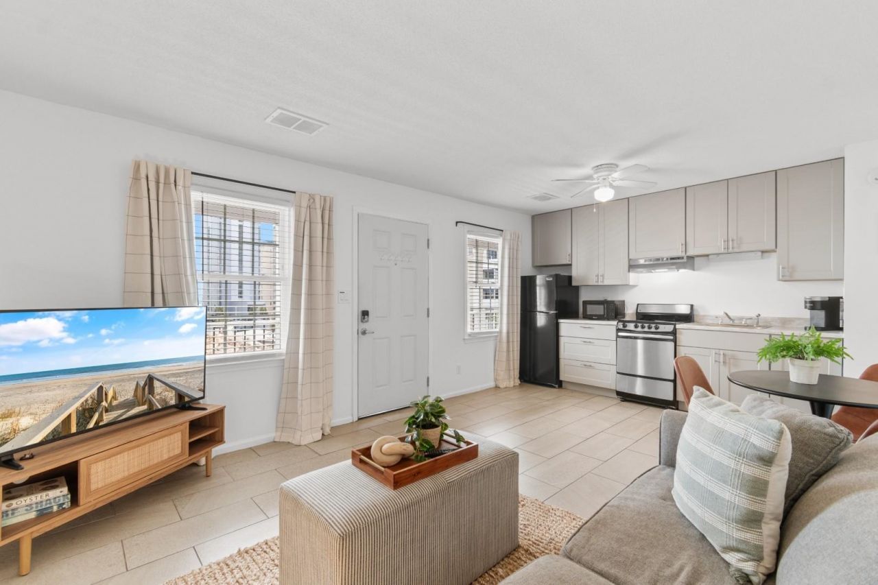 404 22nd Ave. N Photo 10